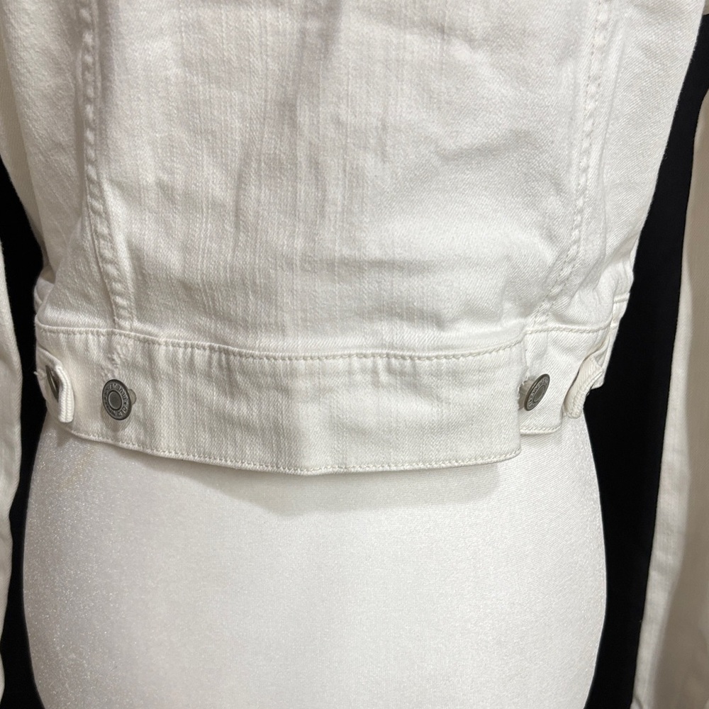 Old Navy Women's White Jean Jacket - Picture 6 of 10
